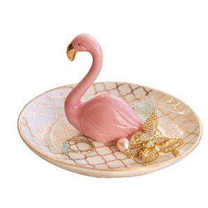 cute-ring-holder flamingo