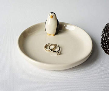 cute-ring-holder penguin