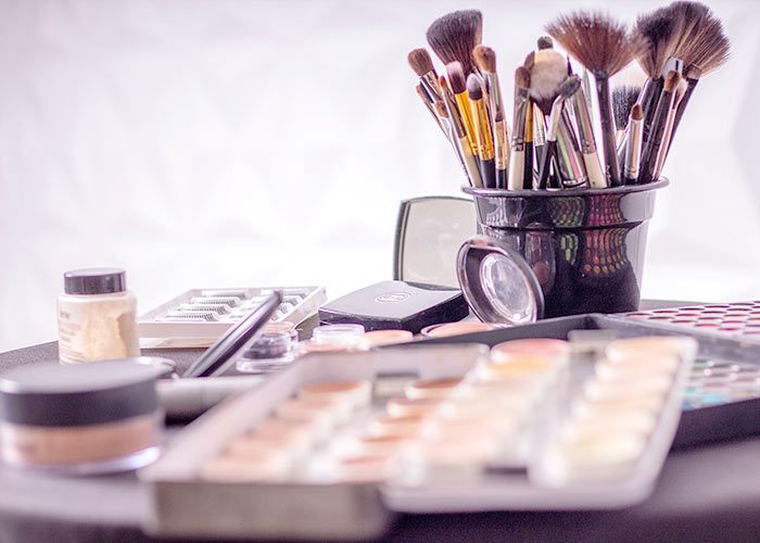 makeup artists best jobs libra men and women should pursue