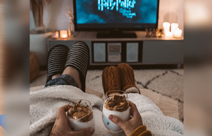 25 Romantic Movie Date Night Ideas to Enjoy at Home